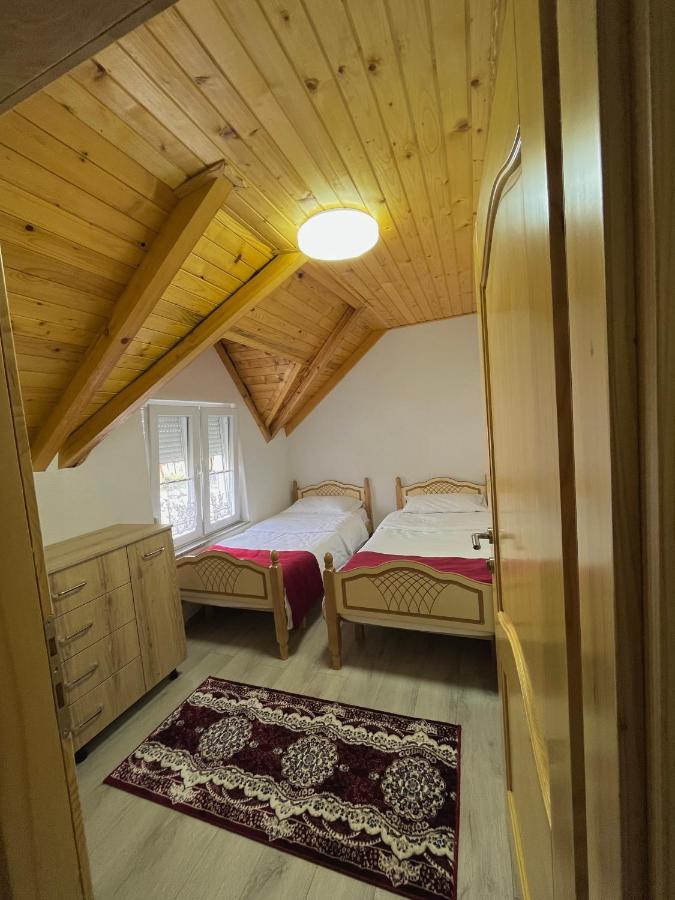 Guesthouse Gezim Selimaj Valbone Eksteriør billede