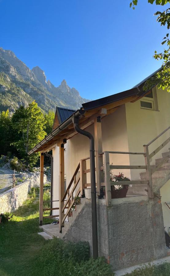 Guesthouse Gezim Selimaj Valbone Eksteriør billede
